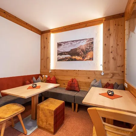 Garni Haus Tyrol Hotel