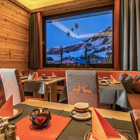 Hotel Garni Haus Tyrol